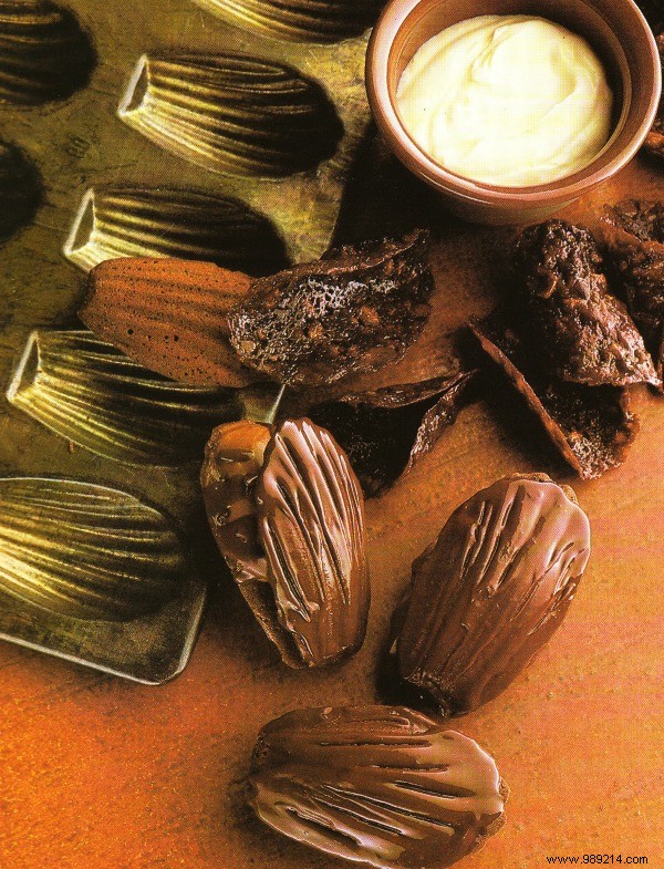 Chocolate glazed madeleines 