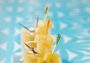 Foamy cream with exotic fruits 