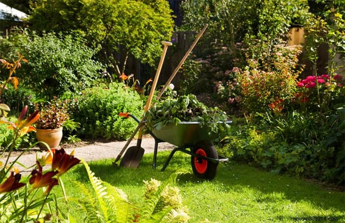 How does the landscape architect choose the products for each garden? 