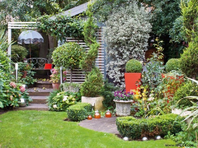Landscaping your garden:when to call on a landscaper? 