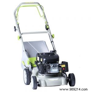 Why choose a petrol mower:advantages and disadvantages? 