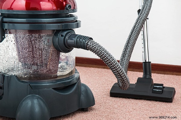 Tips and tricks for cleaning and staining an old carpet 