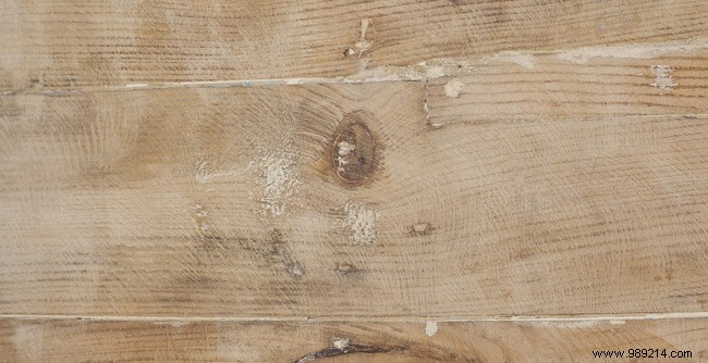 How to whitewash wooden furniture? 
