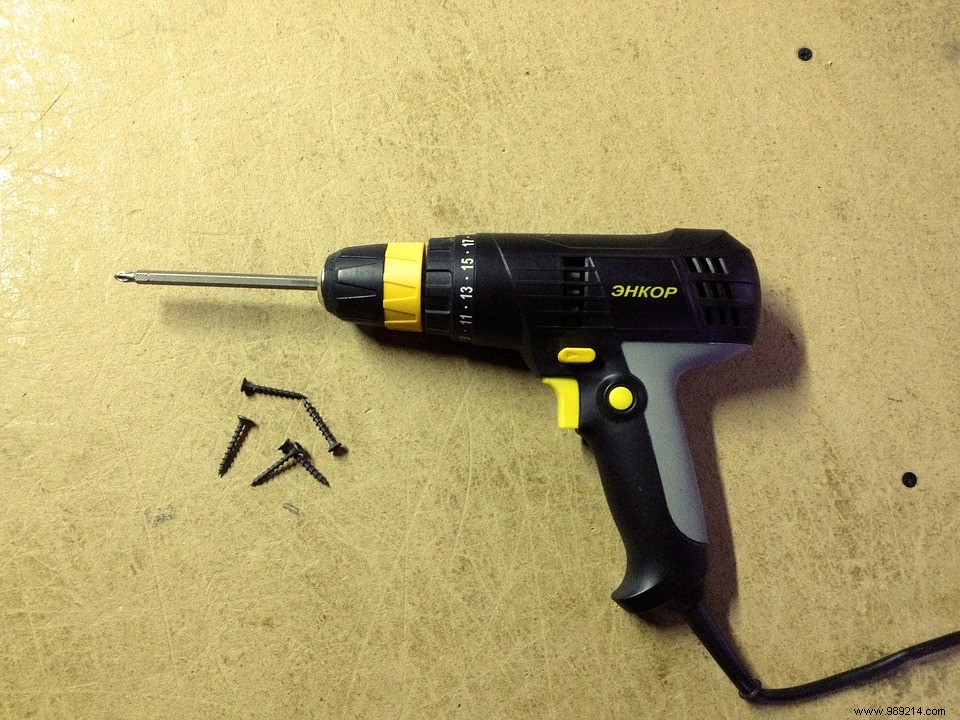 The screwdriver-screwdriver:the tool that saves a lot of time 