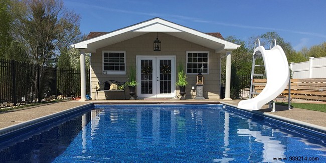 Home insurance with swimming pool and outbuildings:what are the particularities? 