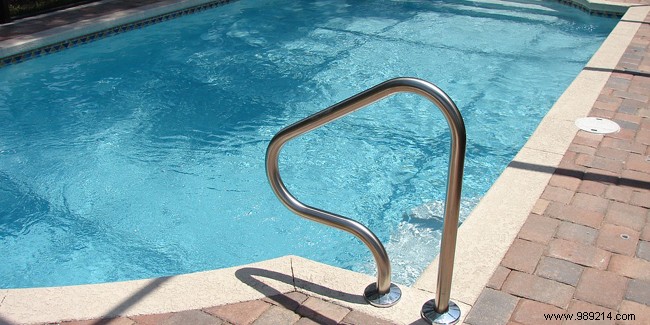 Swimming pool heat pump prices and quotes 