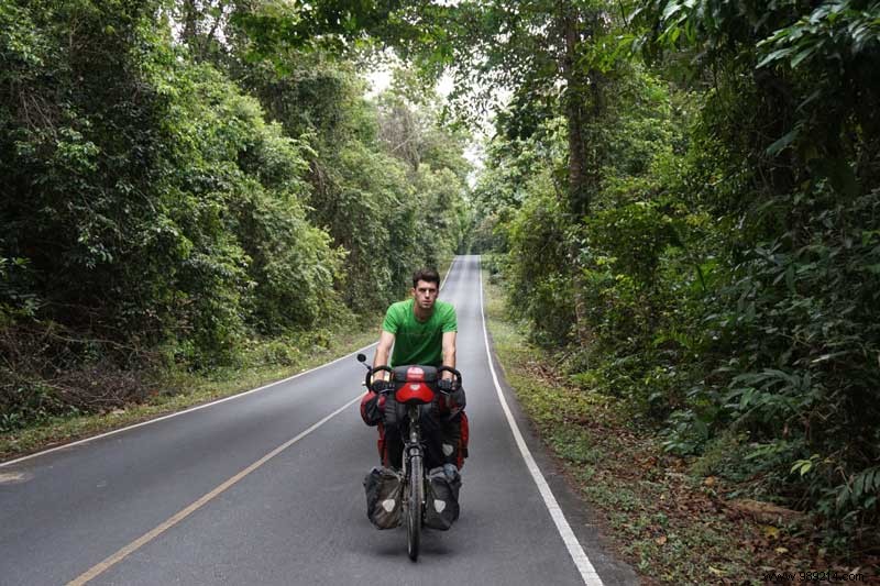 Explore Thailand by bike:the best spots 