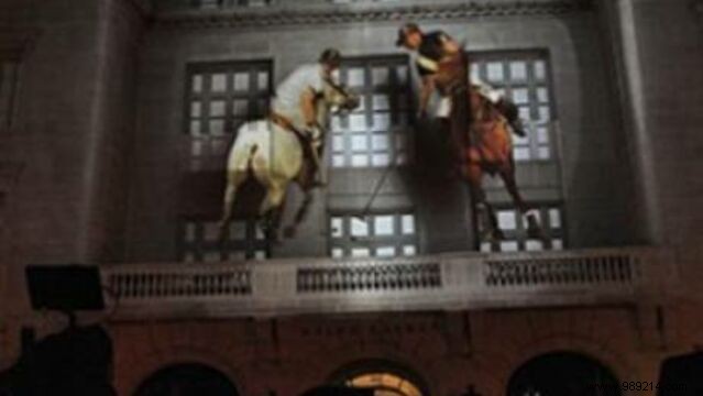 Discover the 4D projection created by Ralph Lauren! 