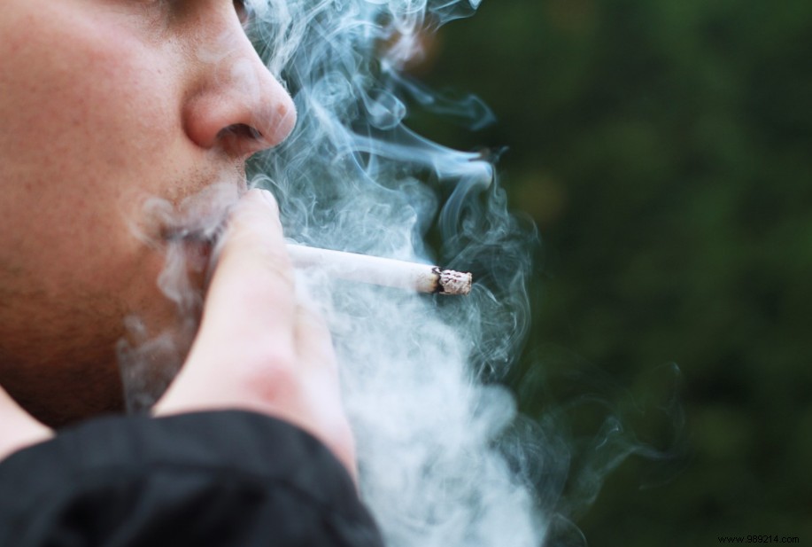 Quitting smoking reduces the risk of complications after surgery 