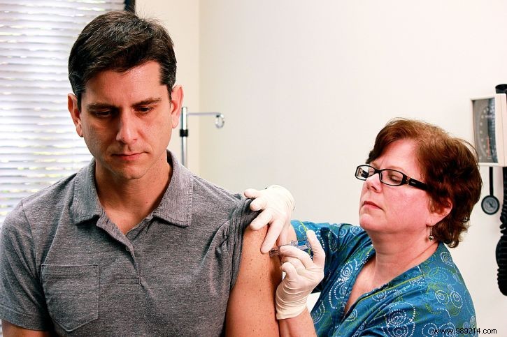 Why does the HAS recommend a single dose of vaccine for former coronavirus patients? 