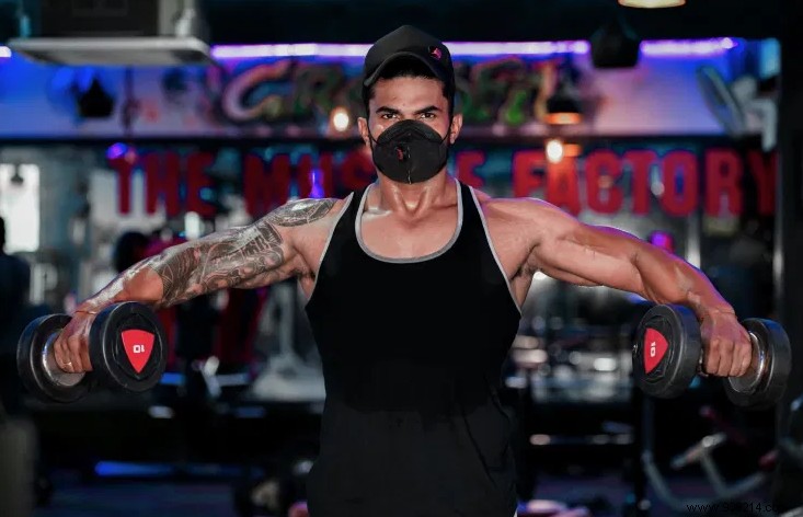 Is wearing a mask during a sports session bad for your health? 