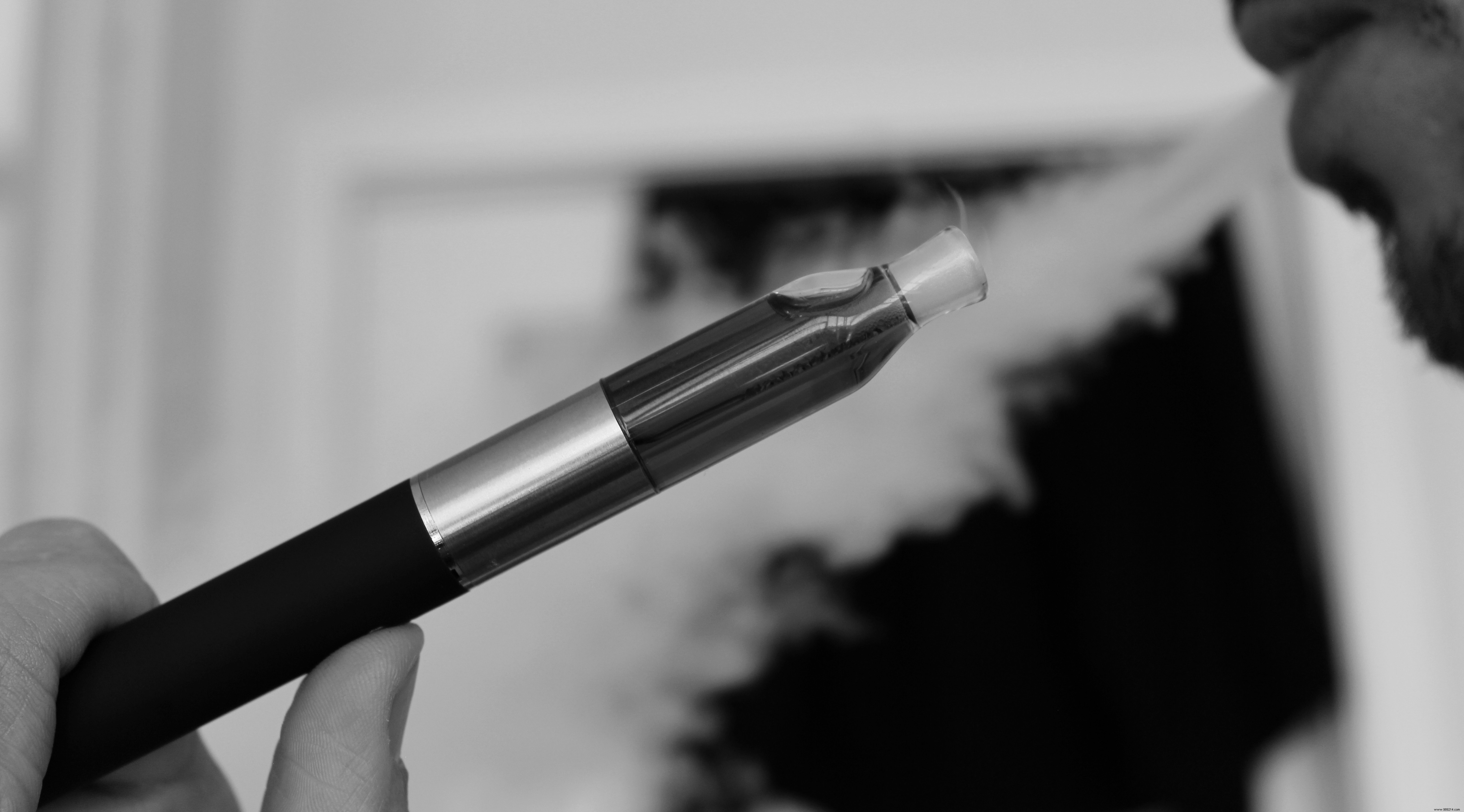 Electronic cigarette:recent studies and position of the French health authorities 