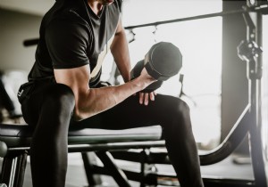 Drinking strong coffee 30 minutes before exercise increases fat burning 