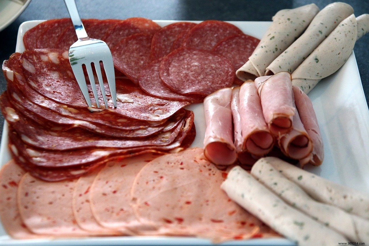 Eating processed meat may increase dementia risk 