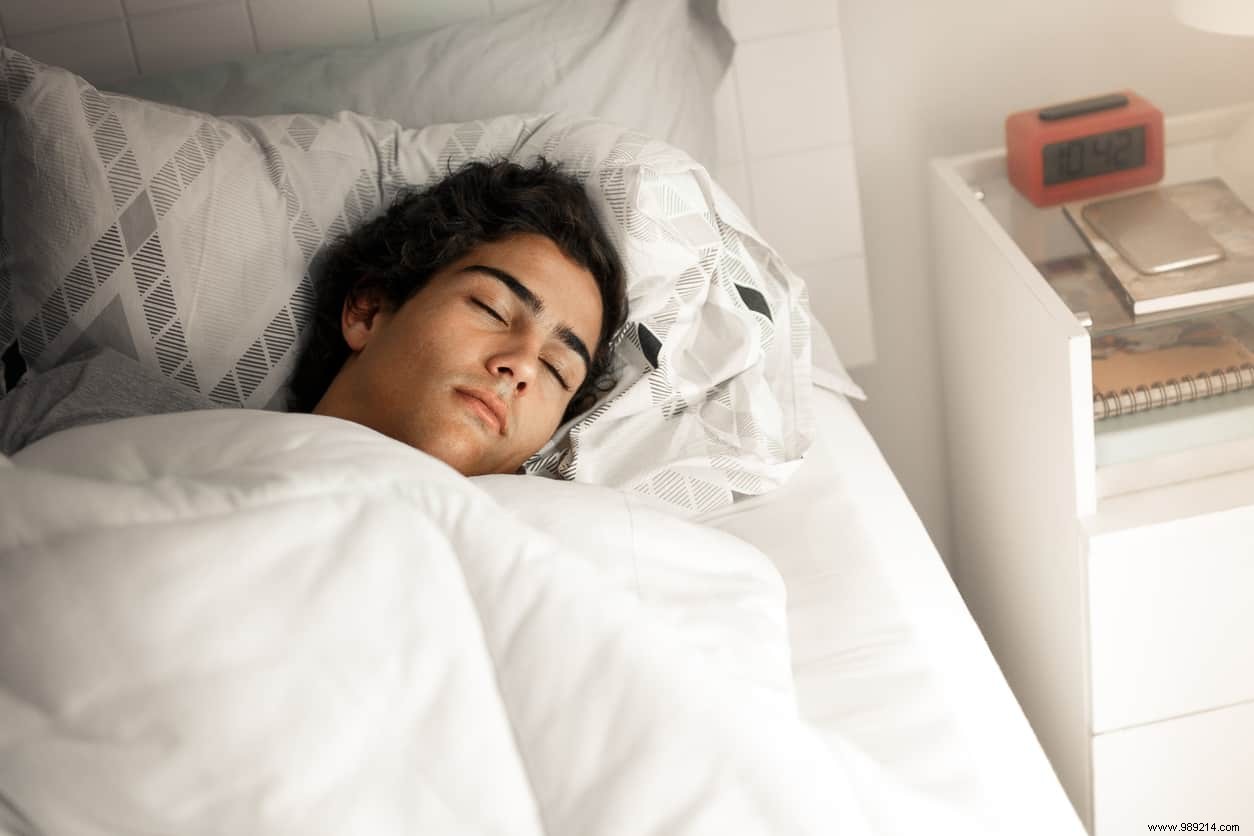 Sleep an extra hour a night to lose weight? 
