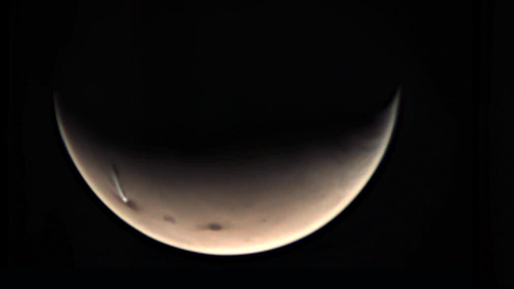 What is this strange cloud spotted on Mars a few days ago? 