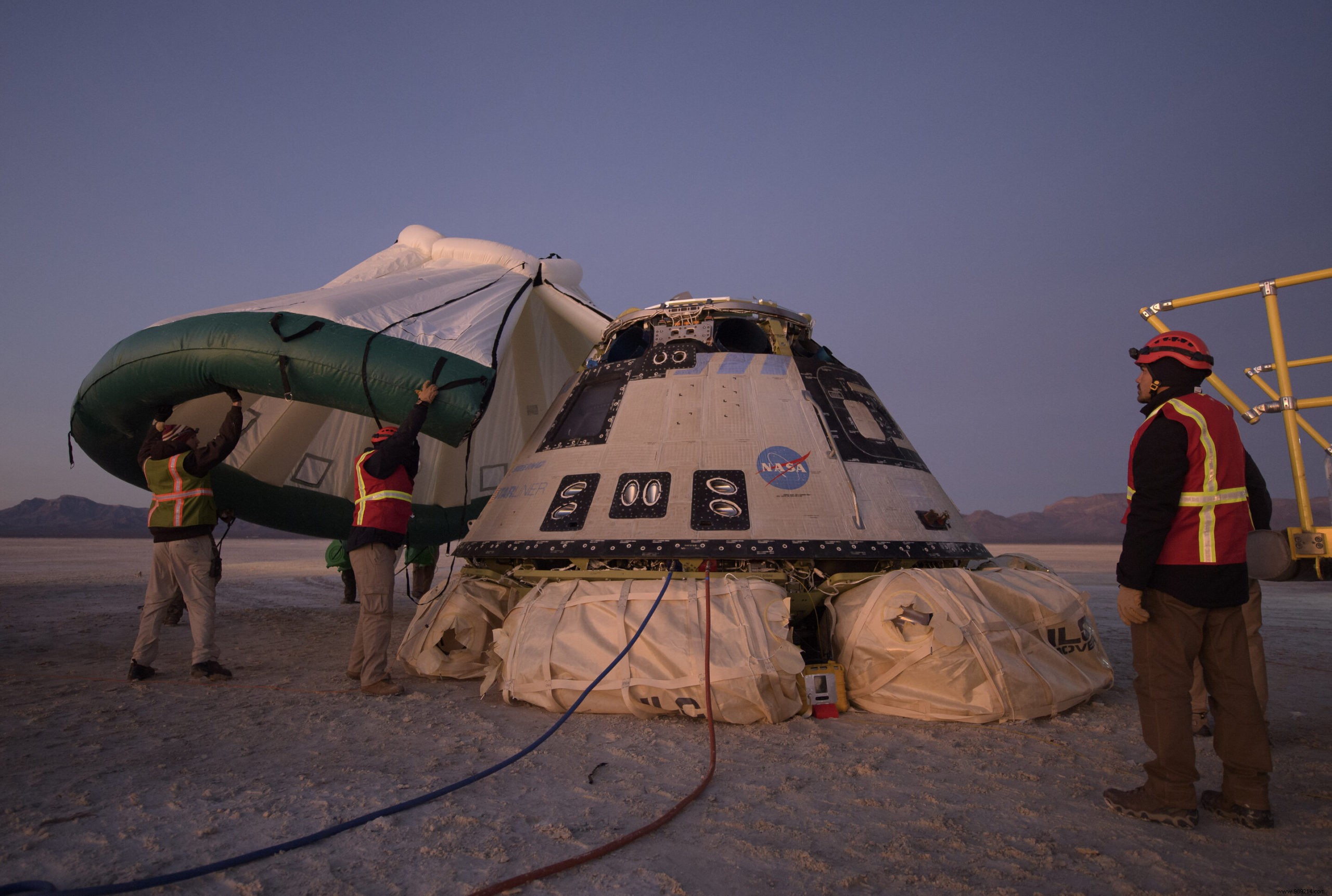 Where is the Starliner capsule that is to take astronauts to the ISS? 