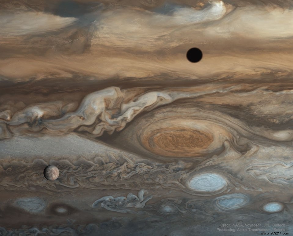 What is Jupiter made of and does it have a solid core? 