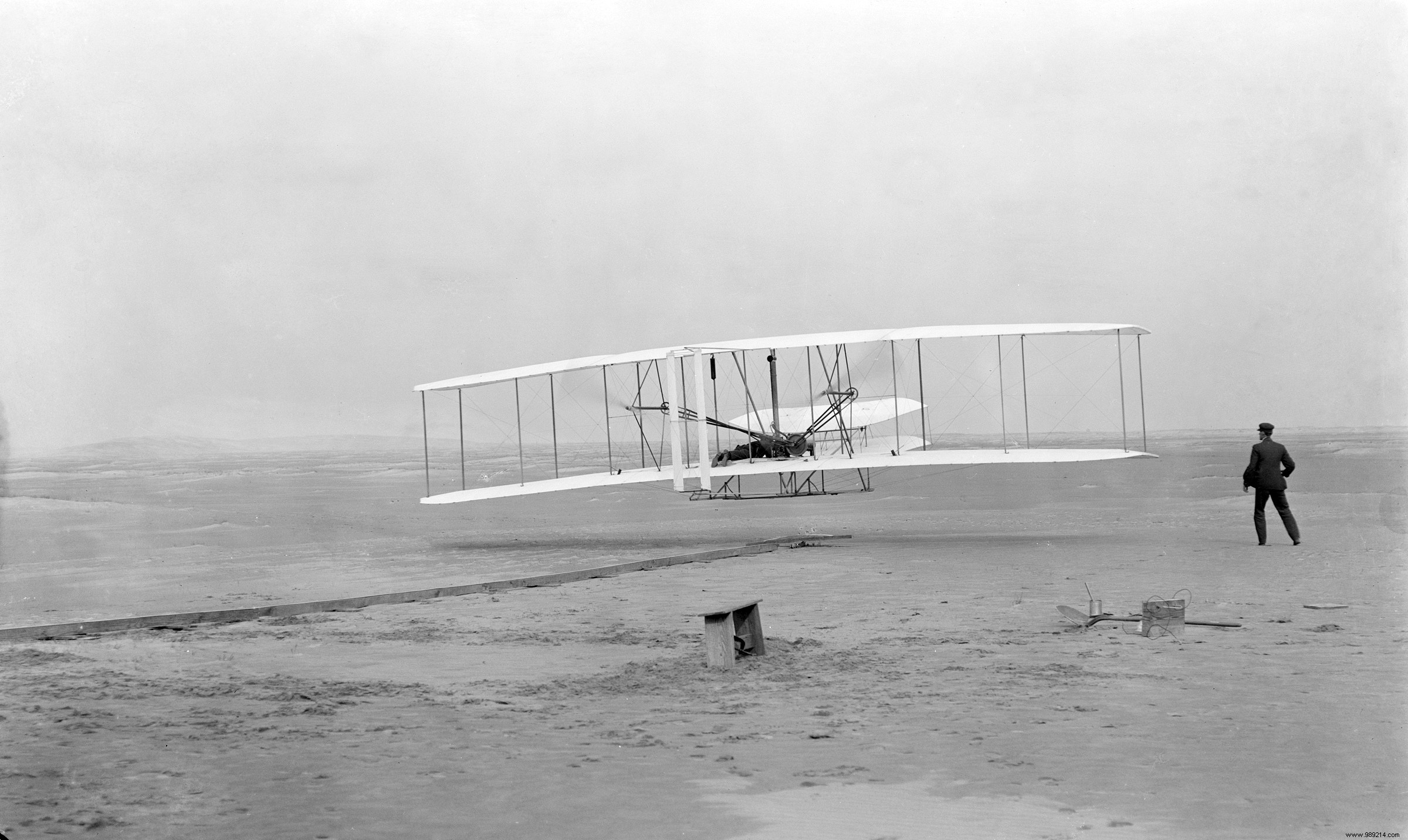 A piece of the Wright Brothers  first plane is on Mars 
