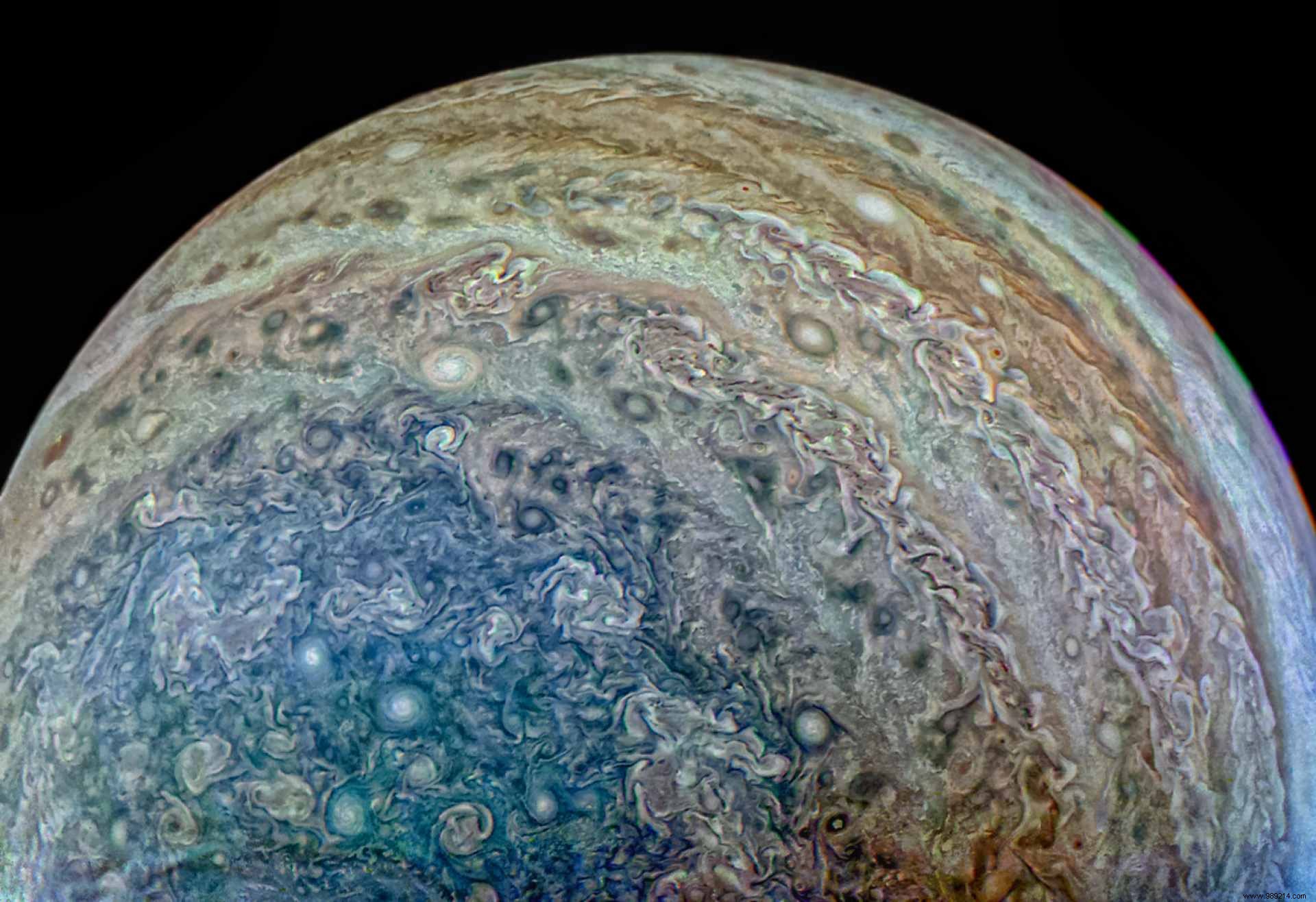 Could a probe pass through a gas giant like Jupiter? 