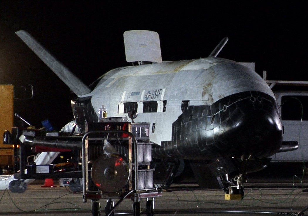 Mysterious Air Force X-37B spends 500 days in orbit 