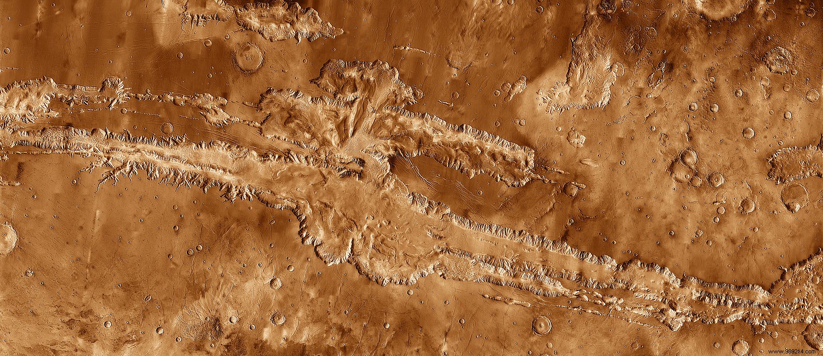 Possible water reserves spotted in the largest canyon in the Solar System 