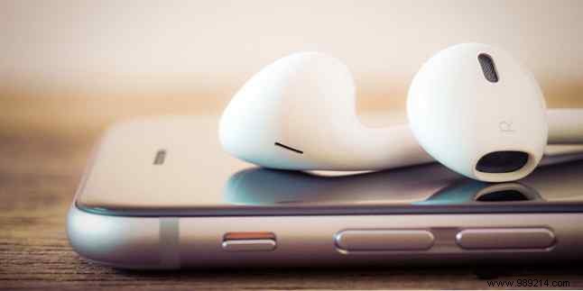 What is the difference between podcasts and audiobooks?