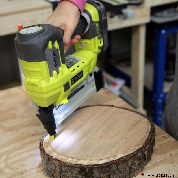 How to build a stump stool