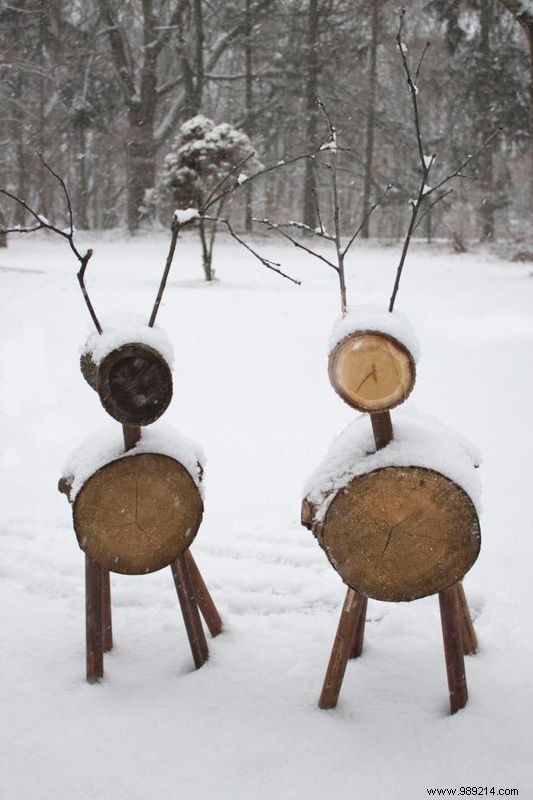 How to Build Rustic Deer Lawn Ornaments Using Cut Logs