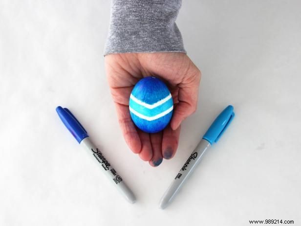 How to decorate Easter eggs with permanent marker
