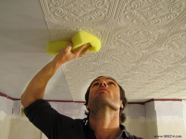 How to hang wallpaper on a ceiling