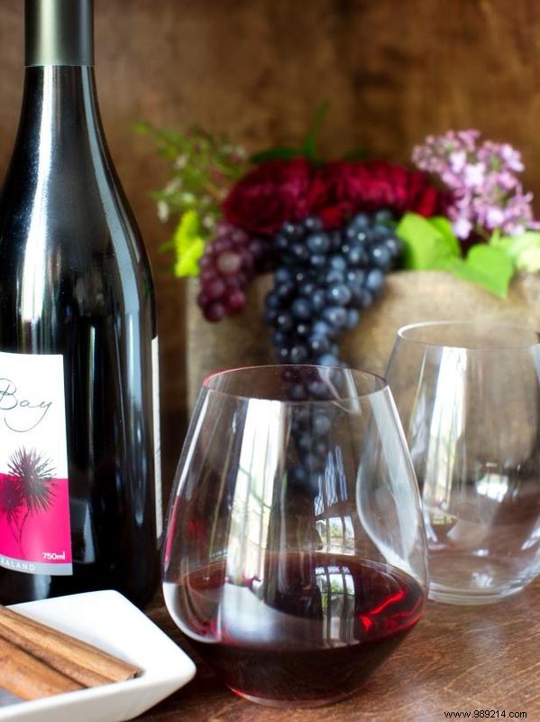 How to Host a Wine Tasting Like the Pros