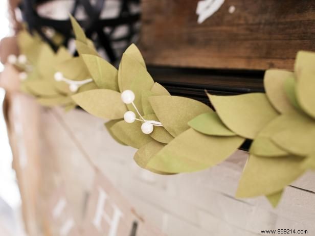 How to make a laurel wreath