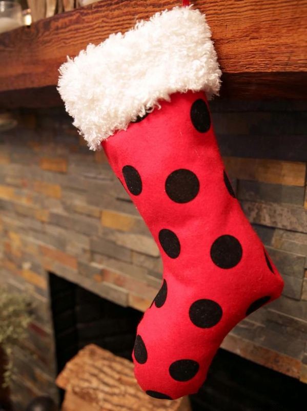 How to Make a Classic Christmas Stocking with (Faux) Fur Trim