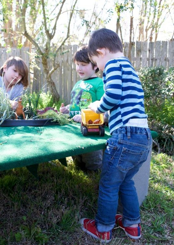 How to make a dinosaur garden for little wannabe paleontologists