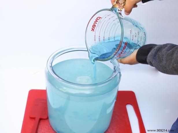 How to make a giant bubble wand and bubble solution