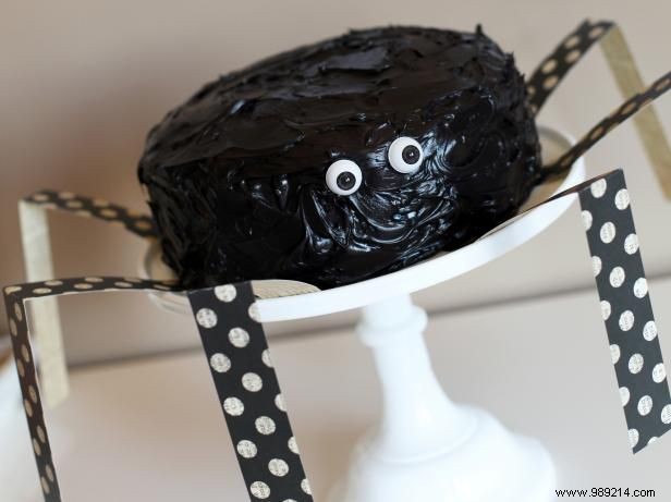 How to Make a Halloween Spider Cake