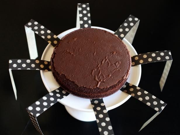 How to Make a Halloween Spider Cake