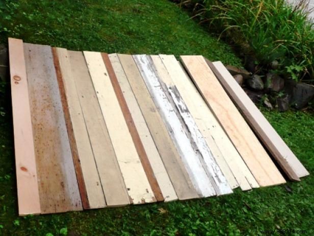 How to Make a Headboard From Reclaimed Wood