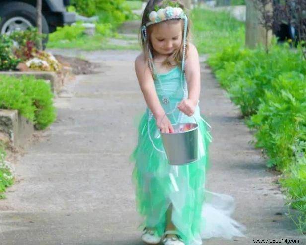 How to make a mermaid costume out of soda bottles
