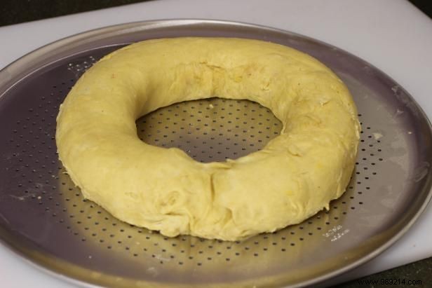 How to Make a Mardi Gras King Cake