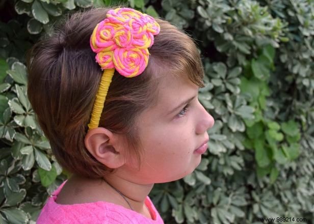 How to make a necklace and headband from an old t-shirt