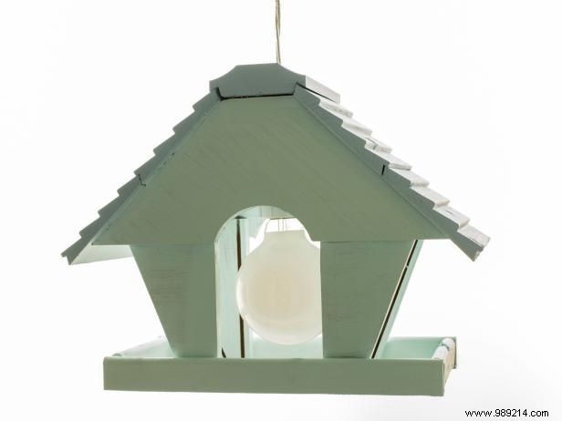 How to make a pendant light from a wooden birdhouse