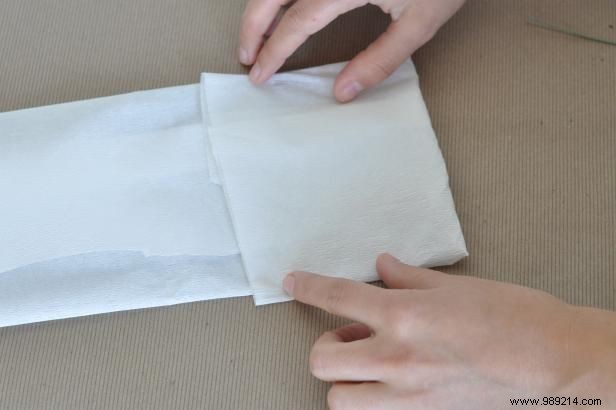 How to Make a Paper Magnolia Garland Centerpiece
