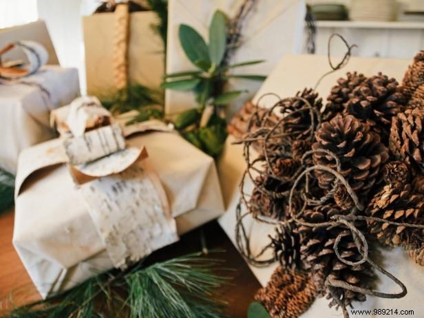 How to make a rustic decorative gift box and bow
