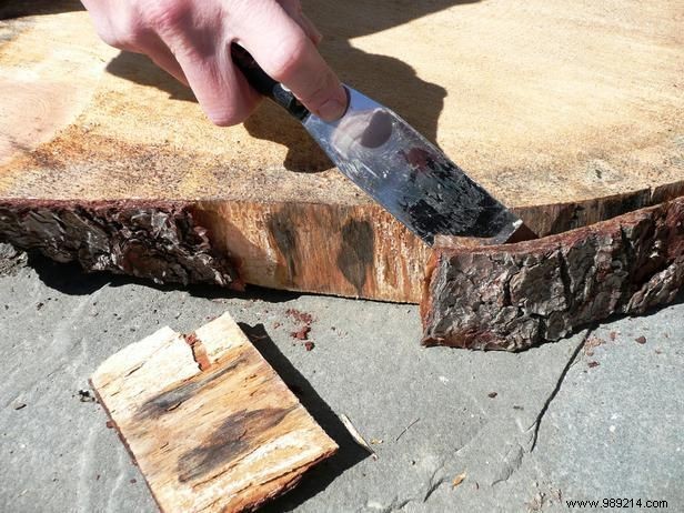 How to make a table out of a log and old chair legs