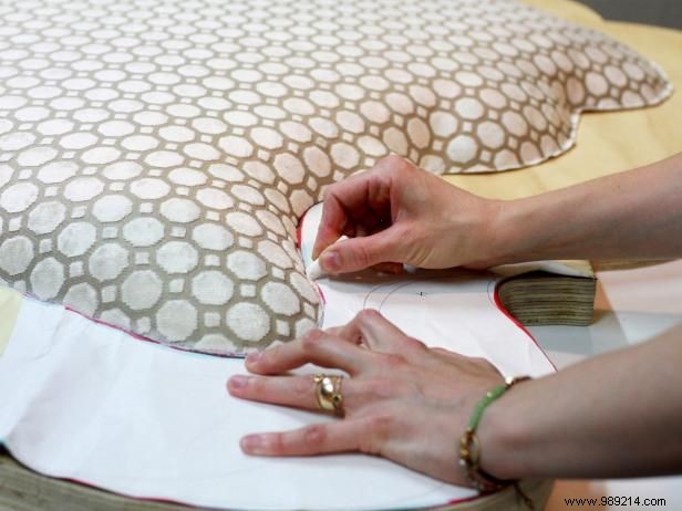 How to make a two-dimensional upholstered headboard