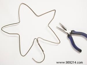 How to make a tree ornament using a recycled wire hanger