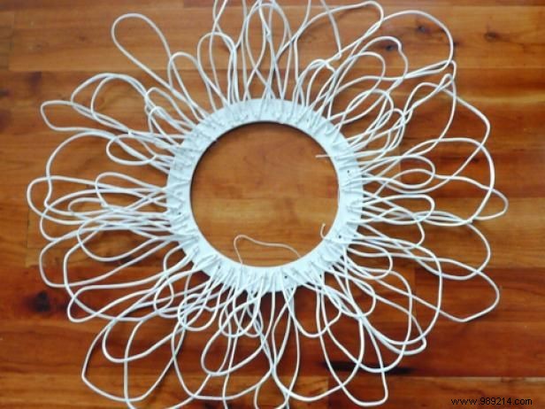 How to make a wreath out of electric wire, berries and pineapples