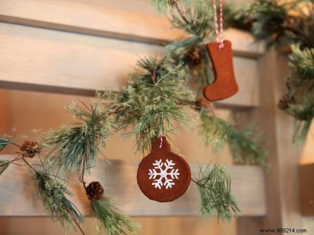 How to make cinnamon Christmas ornaments